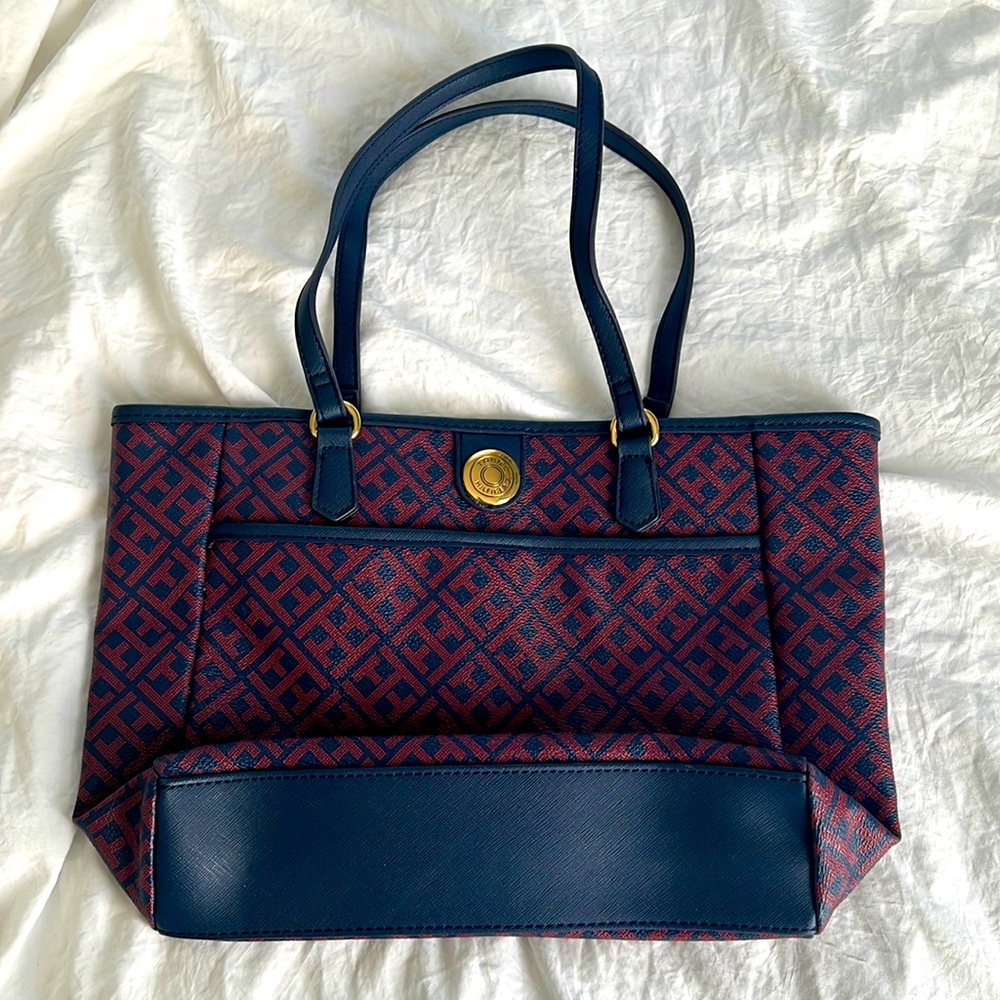 Tommy Hilfiger Signature Tote Bag